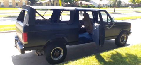 1990 Ford Bronco photo