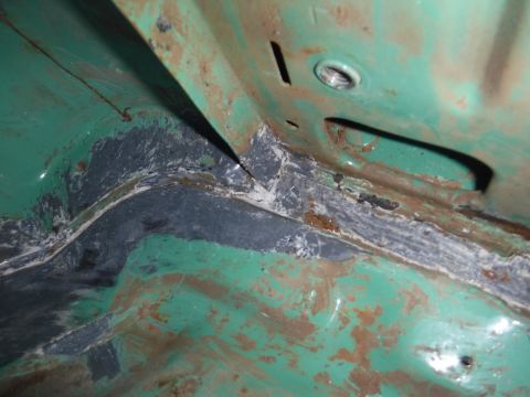 1992 Ford Bronco - Another thing to watch for is the surface rust often found under the seam sealer, which was applied before paint.