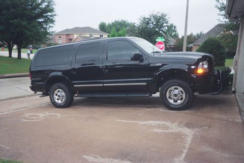 2003 Ford Excursion photo