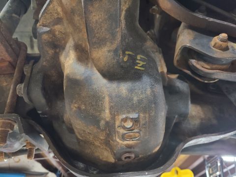 1997 Ford F-250 - It looks almost like I haven't done anything, but the drain plug is a subtle hint. IF THE IMAGE IS TOO SMALL, click it. [url=https://www.su…