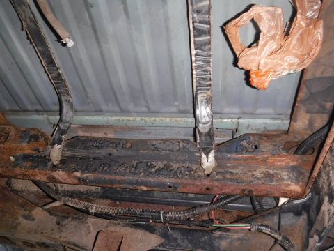 1992 Ford Bronco - Opposite view of the fuel tank area after cleaning. Definitely some surface rust there, but nothing disturbing that I can spot. I emptied n…