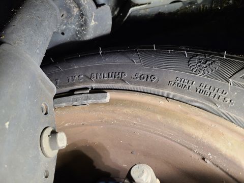 2003 Pontiac Grand Am - Front tires 2 years old [url=https://www.supermotors.net/registry/media/76046] https://www.supermotors.net/getfile/76046/thumbnail/tire-met…