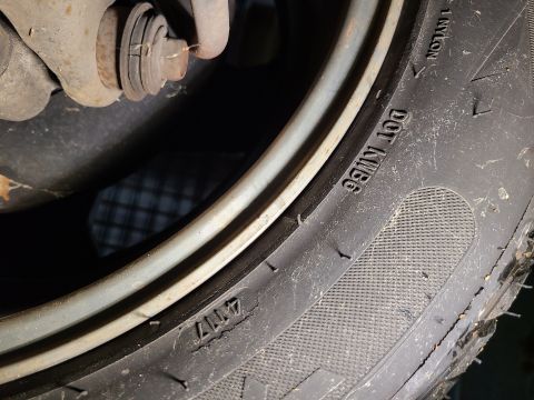 2003 Pontiac Grand Am - Rear tires 4 years old; tread at the wear bars [url=https://www.supermotors.net/registry/media/76046] https://www.supermotors.net/getfile/7…