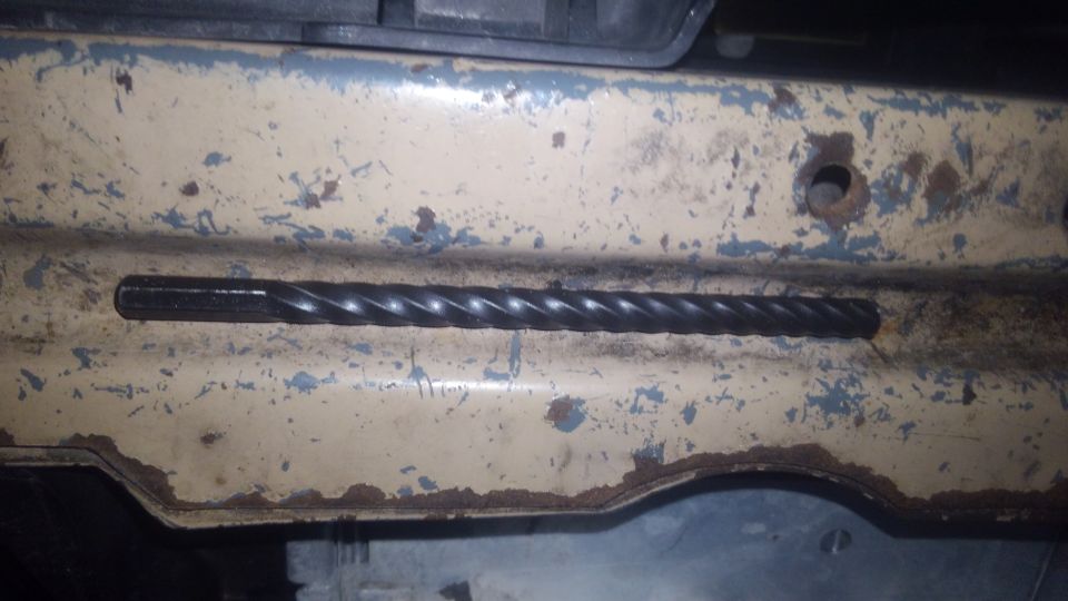 about a month later i was offroading and the oil pressured suddenly showed zero. luckily i caught it very quickly this time

this is a Meiling hardened oil pump shaft, but i still managed to turn it into a Twisler. 

because i was offroad and needed to get to a spot i can get towed home, i decided to go ahread and drive a mile to the road without oil pressure.