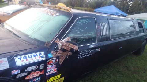 1990 Ford F-250 - the infamous limo of Team LongHaulin it did very well and rarely got stuck. but did take alot of damage