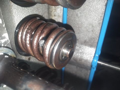 1996 Ford Bronco - after a few minutes of running, one of the valve springs broke both the inner and outter springs. you might notice the rust. that was due t…
