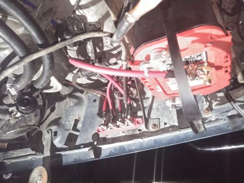 1996 Ford Bronco - my wiring was a mess between all the battery cables. so i added a 4-post power distribution block. between my starter, alternator, winch, a…