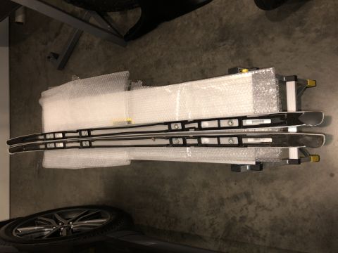2019 Ford Everest - Two new roof racks are packaged and ready for installation.