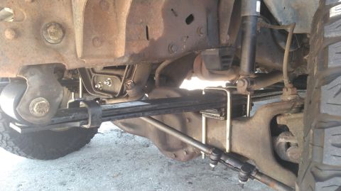 1990 Ford F-250 - The new leafs, leveling kit, and drop brackets installed. Also new poly bump stops I decided to go for a 2.5 inch lift. I should have stuck…