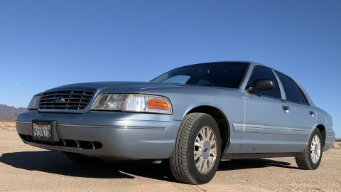 2002 Ford Crown Victoria photo