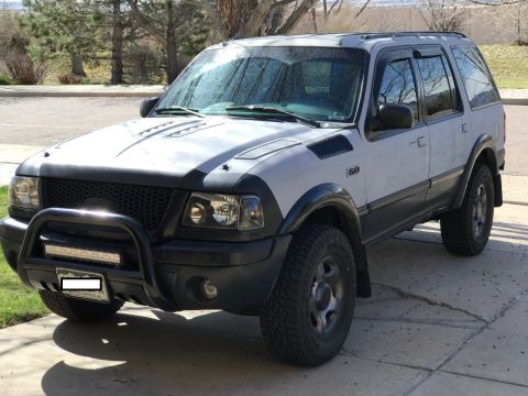 2000 Ford Explorer - This 2000 Ford Explorer features a custom bull bar and LED light bar on the front.