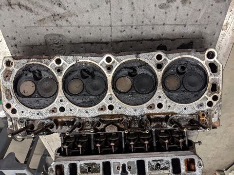 1996 Ford Bronco - And the heads...
