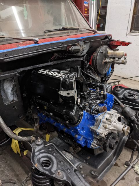 1996 Ford Bronco - Really accessible with the front fenders removed!