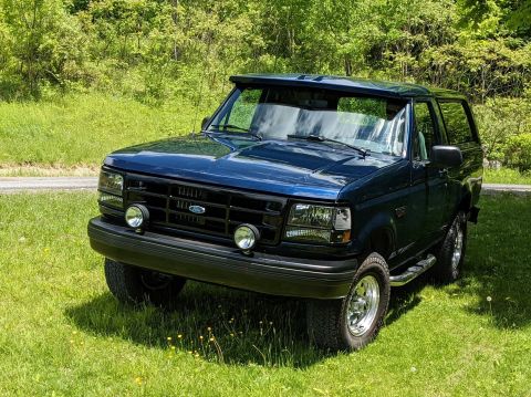 1996 Ford Bronco photo