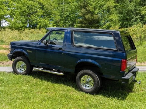 1996 Ford Bronco photo