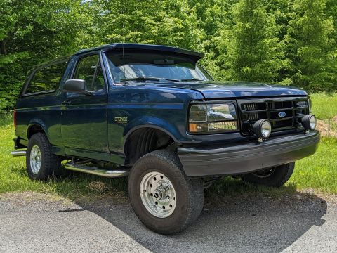 1996 Ford Bronco photo