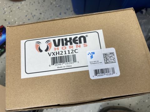 2015 Ford F-550 - Box for Vixen Horns VXH2112C air horn kit, manufactured in China.