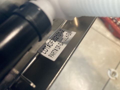 2015 Ford F-550 - A label on a part shows lot and part numbers, with a SuperMotors.net watermark.