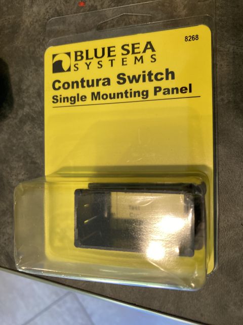 2015 Ford F-550 - Packaging for a Blue Sea Systems Contura Switch Single Mounting Panel is shown.