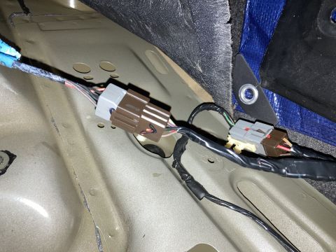2015 Ford F-550 - Detail of electrical connectors and wiring within a vehicle's chassis, possibly for a towed harness system.