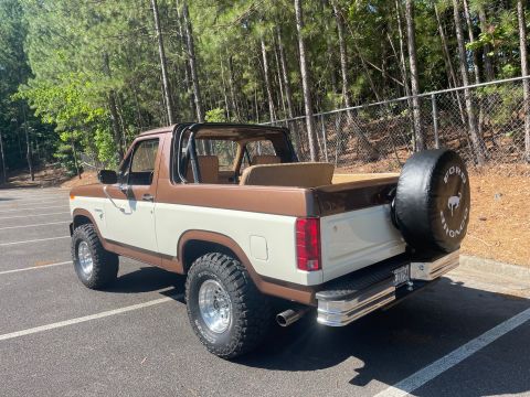 1984 Ford Bronco photo