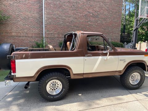 1984 Ford Bronco photo