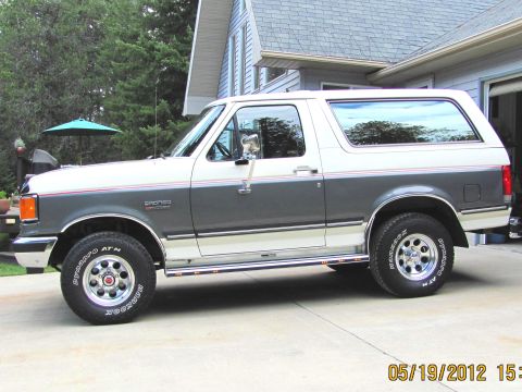 1991 Ford Bronco photo