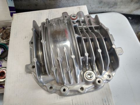 1996 Ford Bronco - This aluminum differential cover features a finned design for improved heat dissipation.