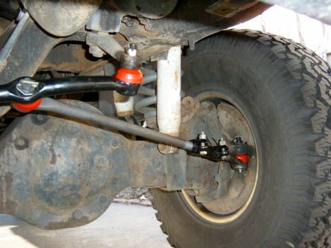1995 Ford Bronco - Driver's side, after new tie rods and drag links, world of differance in the tightness of the steering.