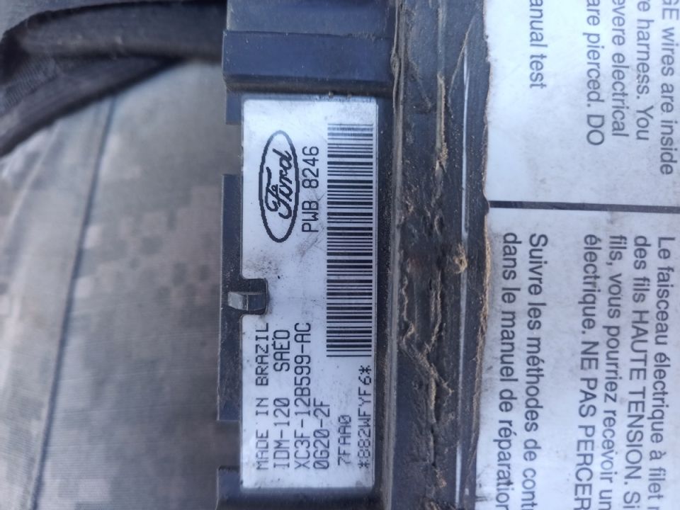 Ford electronic control module with PWB 8246 and part number XC3F-12B599-AC, made in Brazil