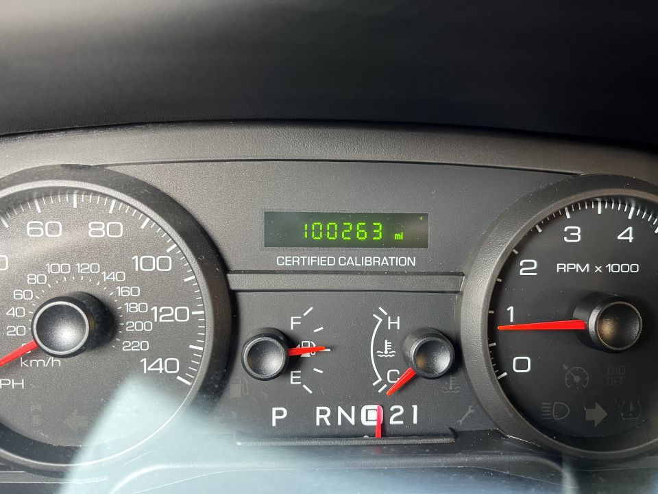 2001 Ford Crown Victoria odometer showing 100,263 miles.