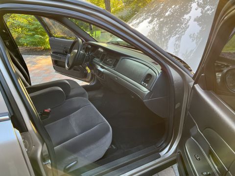 2001 Ford Crown Victoria