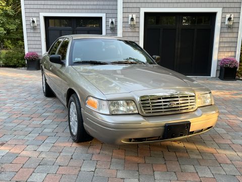 2001 Ford Crown Victoria