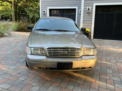 2001 Ford Crown Victoria
