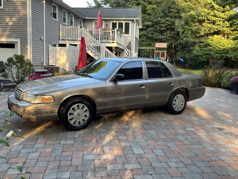 2001 Ford Crown Victoria