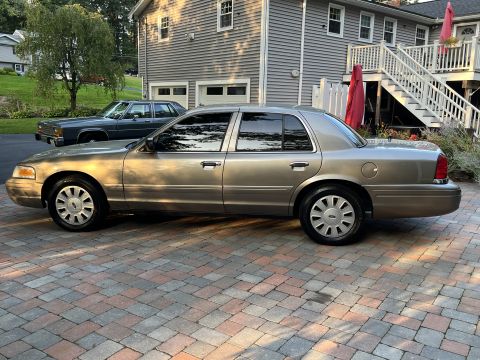 2001 Ford Crown Victoria