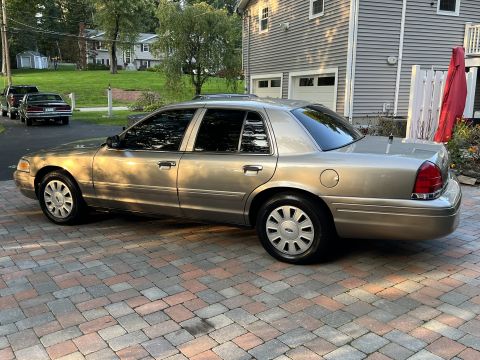2001 Ford Crown Victoria