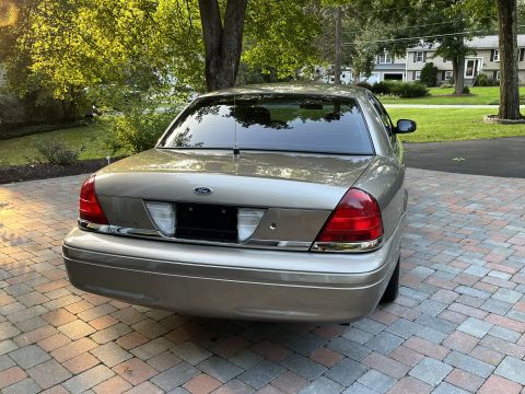 2001 Ford Crown Victoria