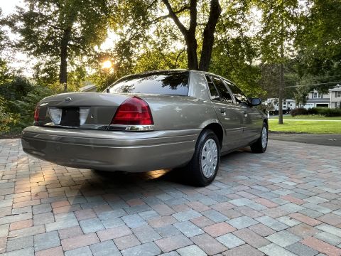 2001 Ford Crown Victoria