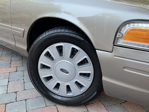 2001 Ford Crown Victoria