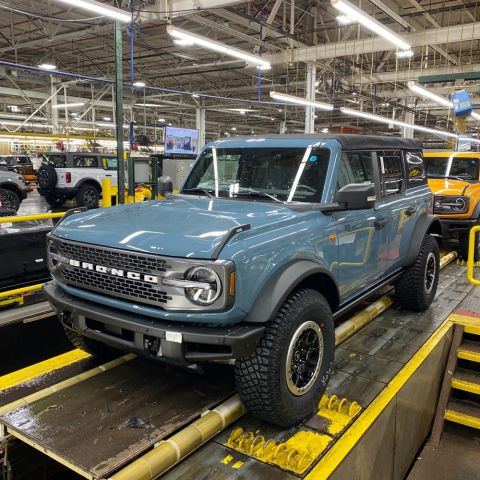 2021 Ford Bronco photo