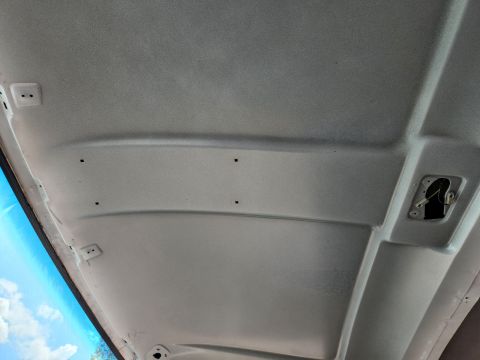 1983 Ford Bronco - This '95 Bronco XLT was built without the overhead console, but it still has the mounting holes in the roof, so I assume all '94-96 Broncos…