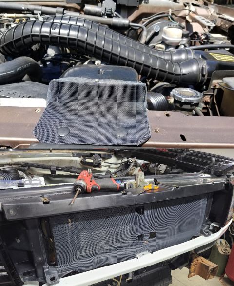1983 Ford Bronco - Screens IF THE IMAGE IS TOO SMALL, click it. Screening the intake keeps leaves, bugs, & other large debris out of the air filter box. Scree…