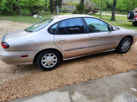1998 Ford Taurus photo
