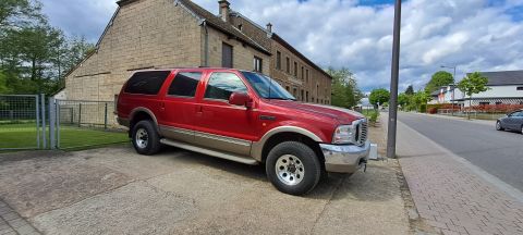 2001 Ford Excursion photo