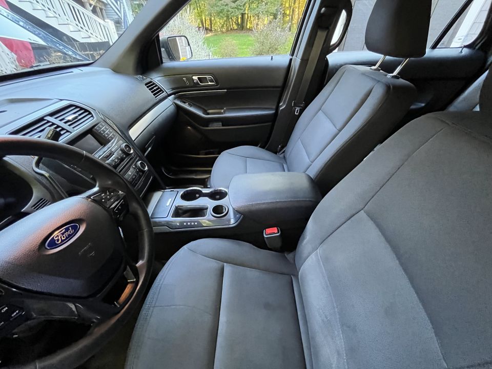 Ford Explorer front passenger seat and dashboard interior photo