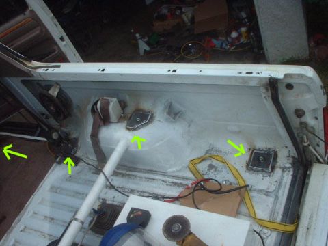 1995 Ford Bronco - shows the points on the body. same on the other side.