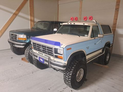 1996 Ford Bronco photo