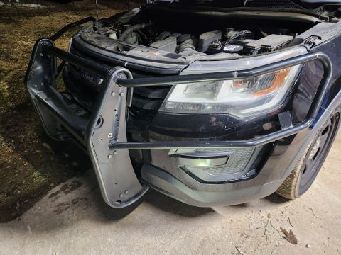 2016 Ford Explorer - Most of the wrap was removed before the auction, except the front tow point cover, and some scraps around the door handles & taillights (no…