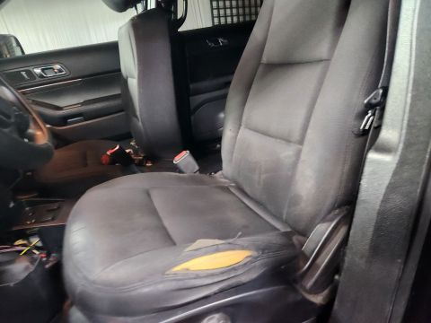 2016 Ford Explorer - ...but the driver's seat does have the typical split. I'll probably upgrade the front seats.
